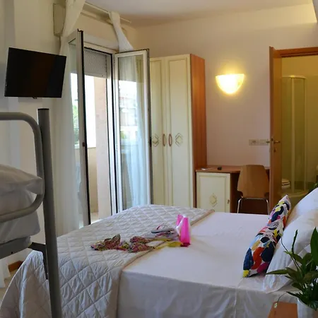 Hotel Apogeo - Breakfast Experience Rimini Esterno foto